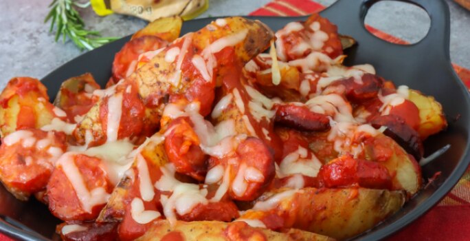 Choripapas con Salsa