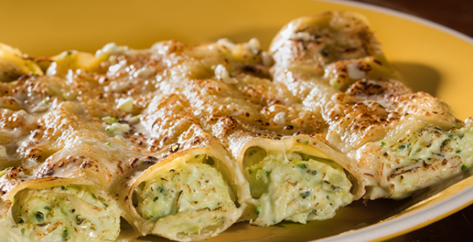 Canelones rellenos de pollo y brócoli