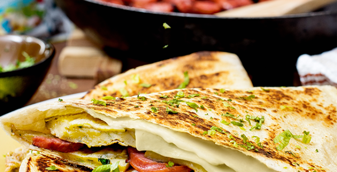 Quesadillas de chorizo, queso y huevo