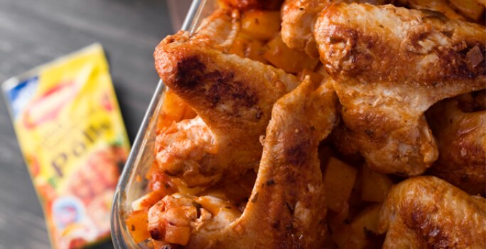 Alitas asadas en salsa de tomate