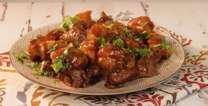 Chicharrones en salsa de tamarindo