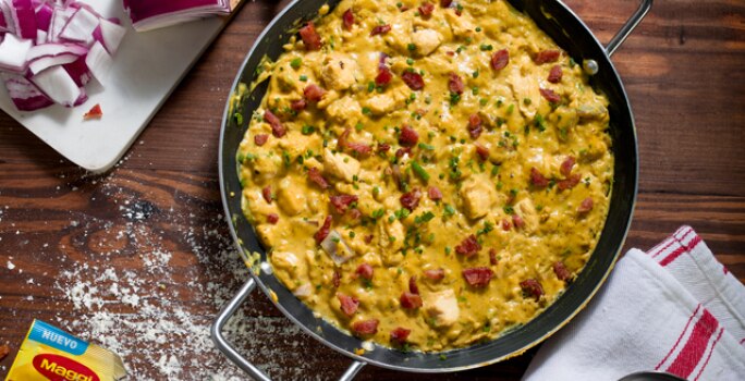 Crema de Papa y Tocino con pollo y curry