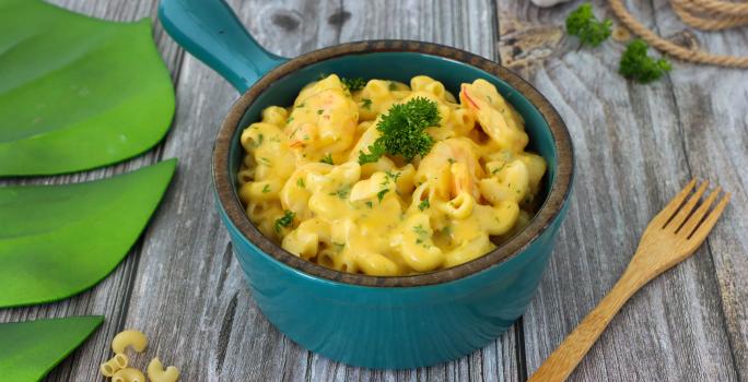 Pasta con queso y camarones al vino