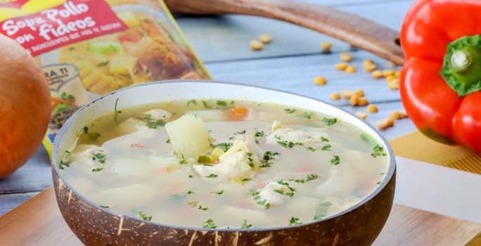 Sopa de Arvejas con Pollo
