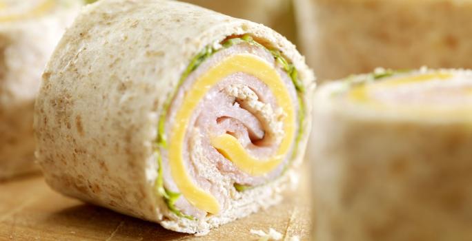 Rollitos Integrales con Queso y Pavo