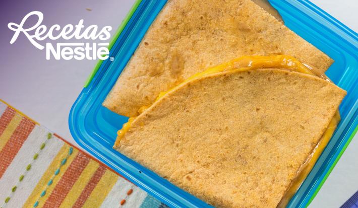 Quesadillas con Mantequilla de Maní y Queso