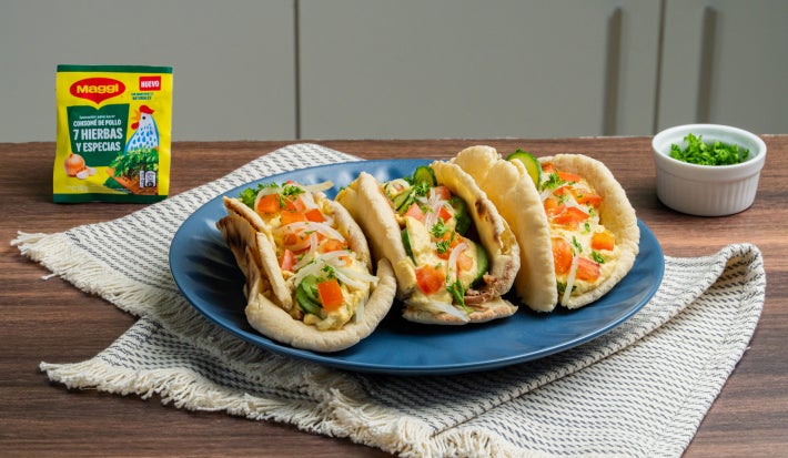 Pita con carne y hummus