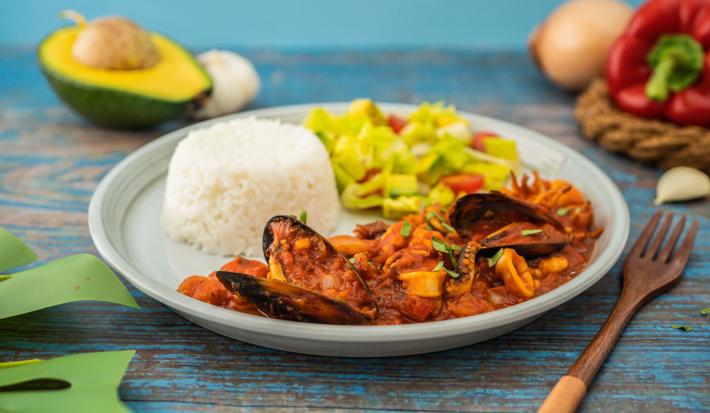 Cazuela de Mariscos Al Ajillo