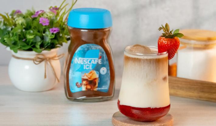 LATTE FRIO CON FRESAS