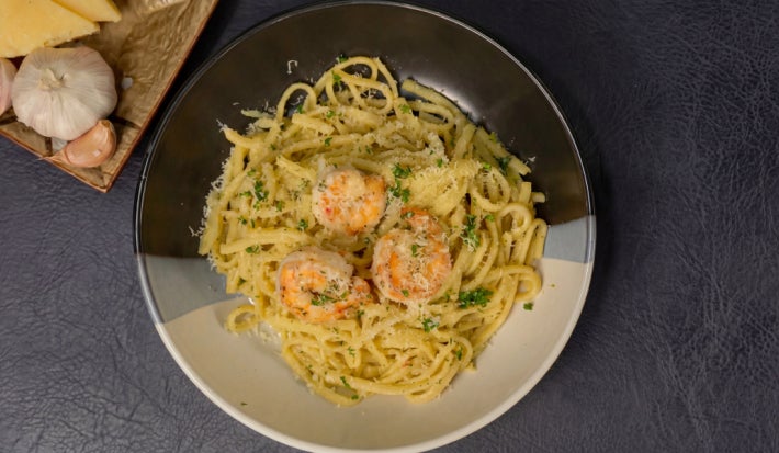 Pasta con camarones picantes con Pimienta Maggi