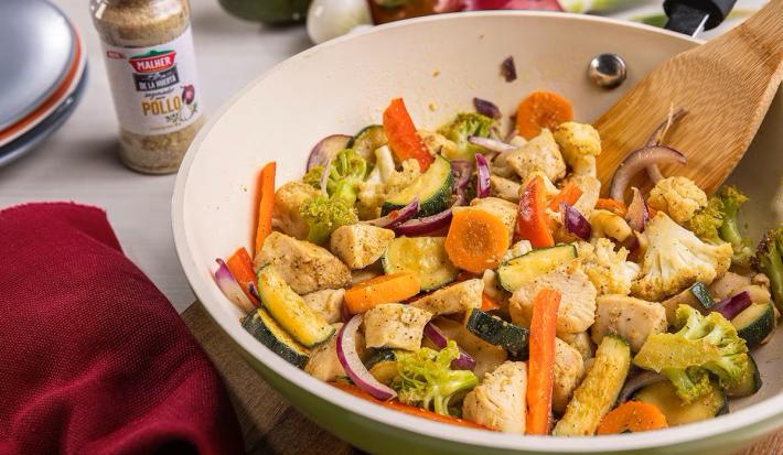 Pollo con Vegetales Salteados