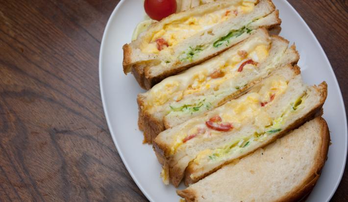 Sándwich de Huevo con Queso Sándwich de Huevo con Queso