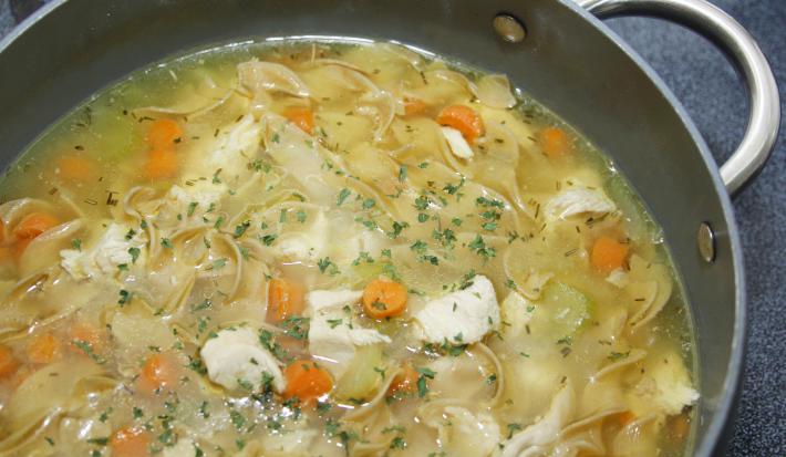 Sopa de Pollo con fideos