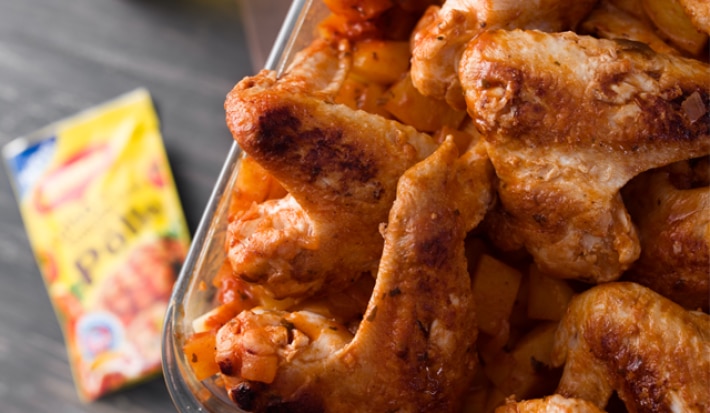 Alitas asadas en salsa de tomate