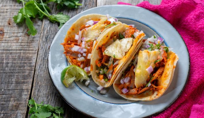 Tacos de puerco y piña