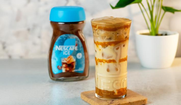 café dalgona de dulce de leche