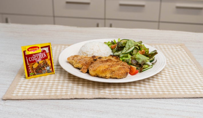 Chuleta empanizada con pan rallado