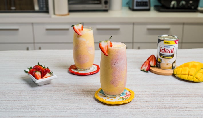 Batido bicolor de Mango y fresa