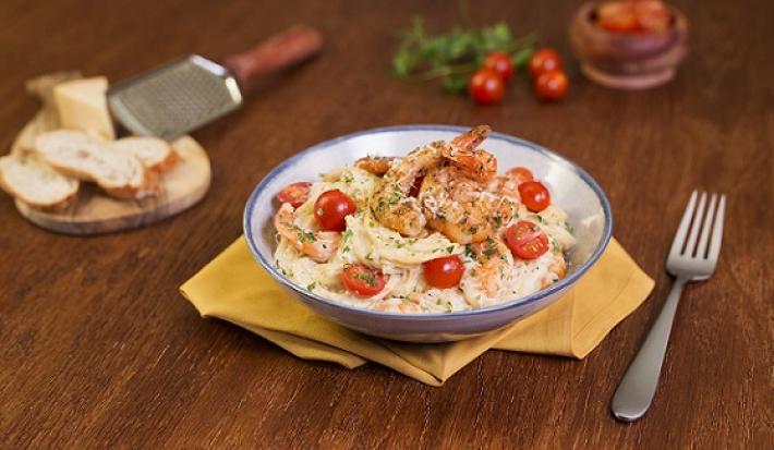 Pasta con queso y camarones
