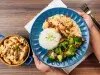 Pollo en Salsa cremosa con Tocineta