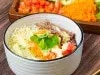 poke carne y vegetales